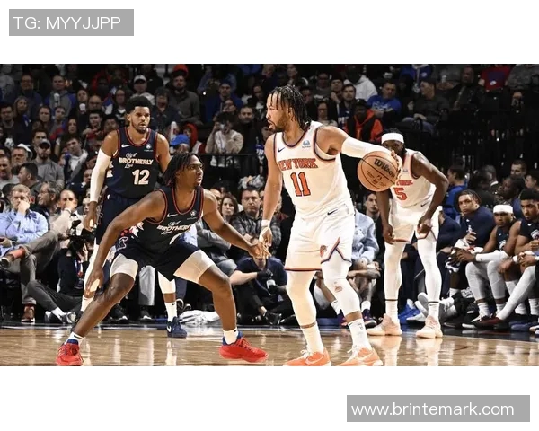 [2026年02月15日] 尼克斯49分狂胜76人创队史第二高纪录，本赛季已两度屠榜